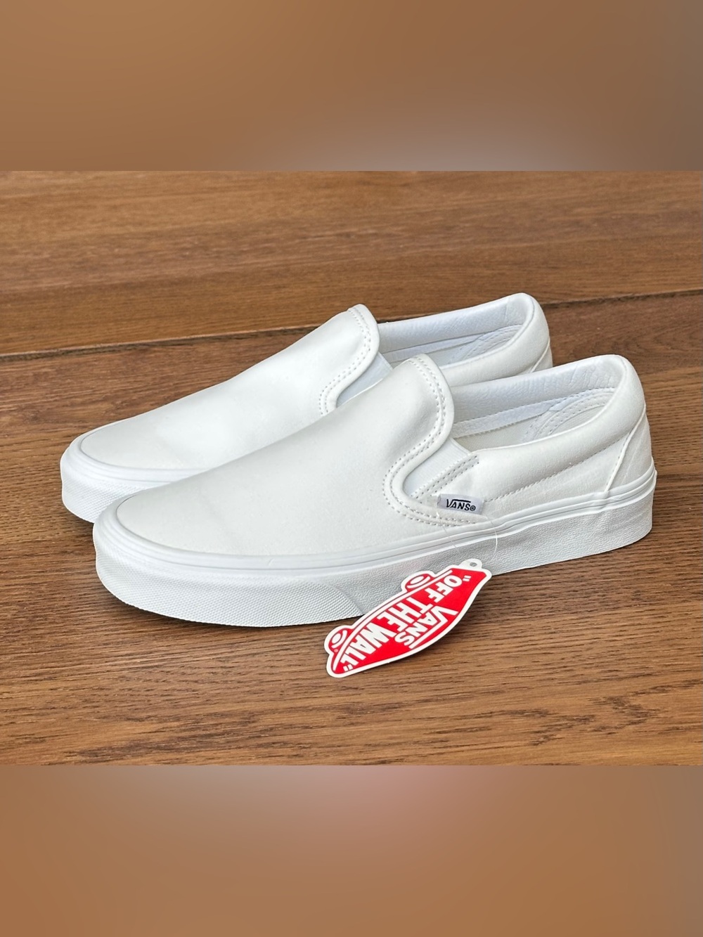 Vans UNISEX White Classic Slip-On Canvas Sneakers W7.5 M6